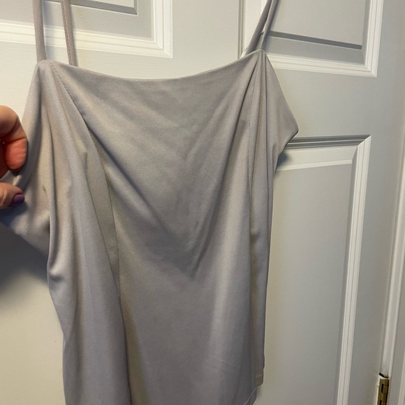 Special occasion long sleeve lace top. - Picture 3 of 10